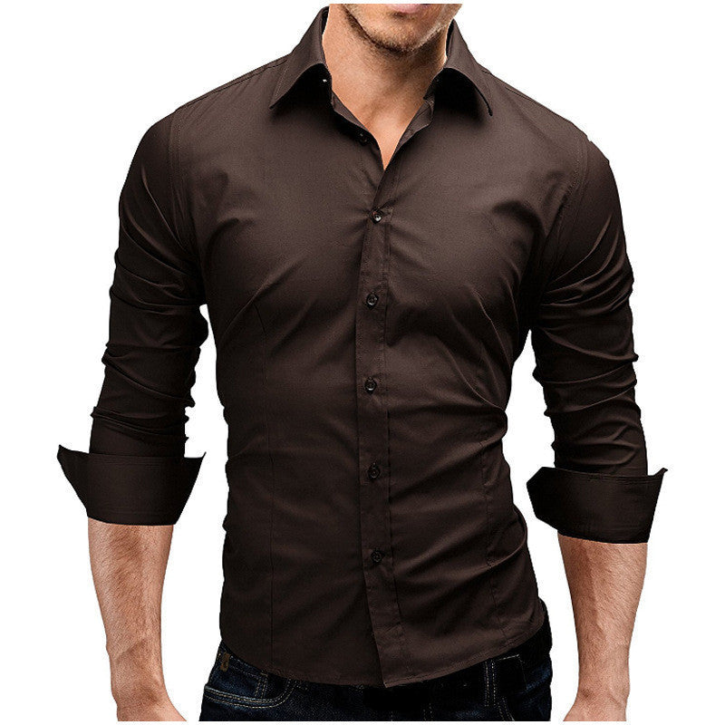 Camisa formal  de color liso, manga larga y corte entallado para hombre