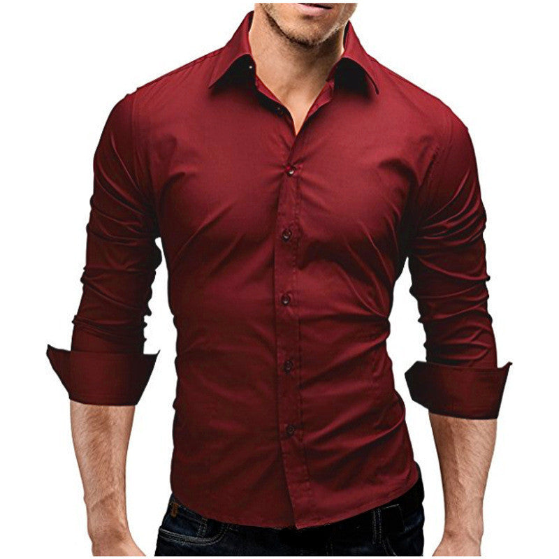 Camisa formal  de color liso, manga larga y corte entallado para hombre